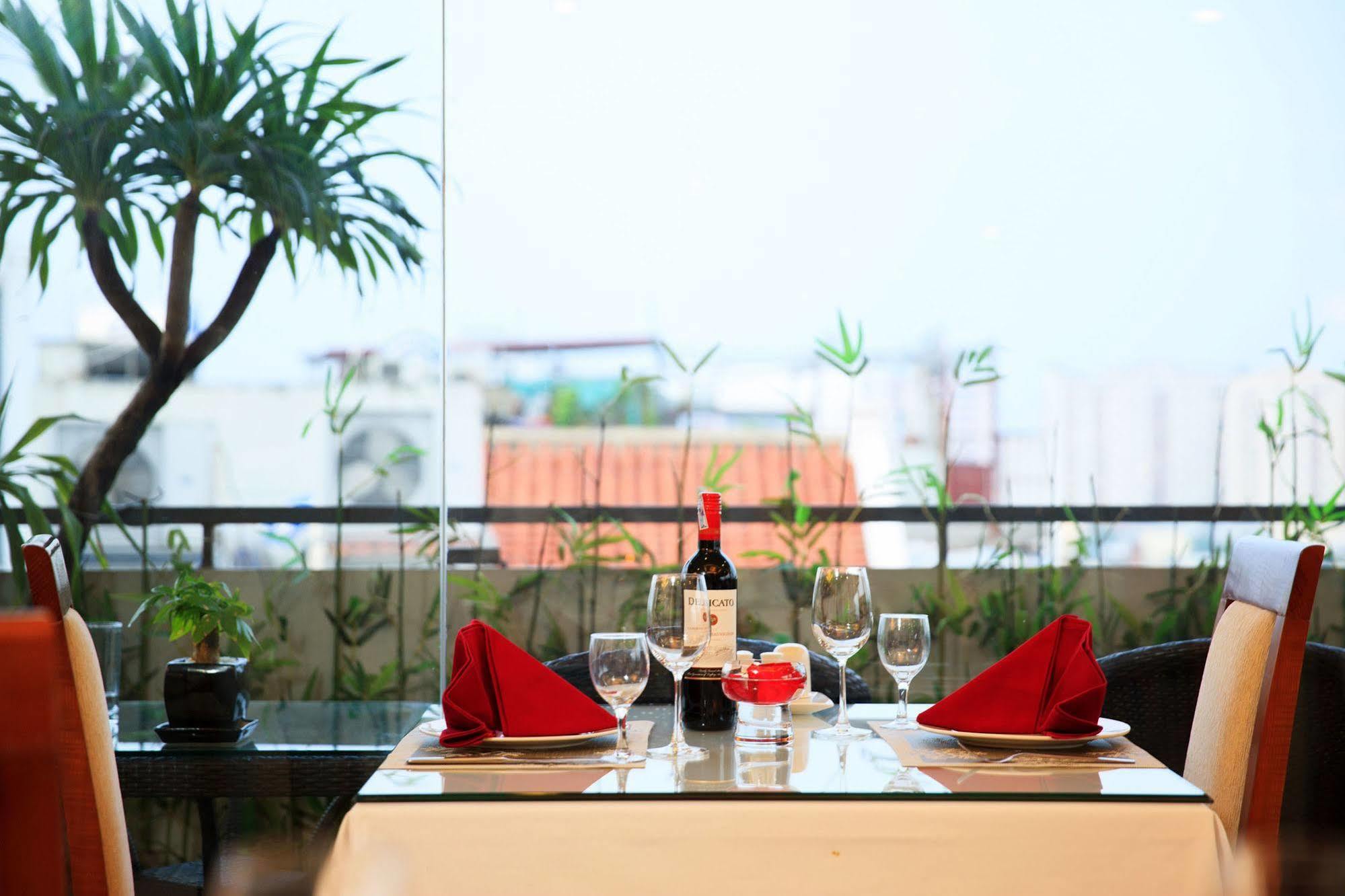 Luxeden Hotel Hanoï Extérieur photo